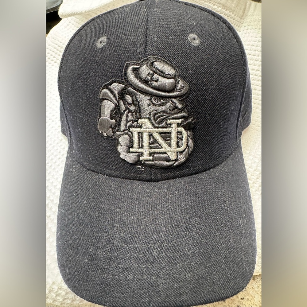 Mens Black Notre Dame Cap Zephyr Size 7